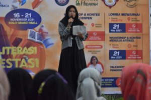 Read more about the article Bekerja Sama Dengan SOLOPOS, 39 Siswa Al Firdaus Tampil Meriah Dalam “Festival  Ayo Membaca”