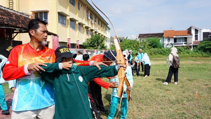 Read more about the article SD Al Firdaus Memulai Kembali Ekstrakurikuler Panahan