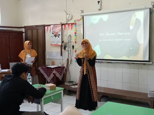 Read more about the article Guru PYP Al Firdaus Menjadi Wakil Untuk Berbagi Praktik Baik Di KKG 