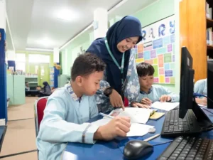 Read more about the article Sekolah Ramah Anak Berkebutuhan Khusus: Al Firdaus Terapkan Pendidikan Inklusif