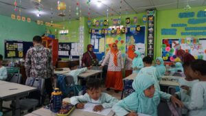 Read more about the article Kunjungan Yayasan Hikmatul Fadhillah Medan : SD Al Firdaus Adalah Sebuah Percontohan Sekolah dengan Sistem Pembelajaran yang Baik 