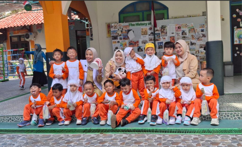 Anak-Anak Al Firdaus Belajar Kesehatan Sejak Dini Bersama Dokter Gigi Klinik Dentabila Surakarta