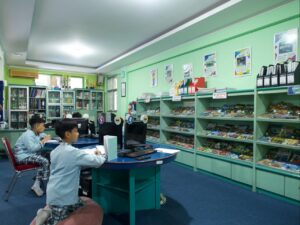 Read more about the article Lebih dari Sekadar Koleksi Buku, Perpustakaan SD Al Firdaus Menjadi Ajang Eksplorasi Pengetahuan dan Proyek Siswa
