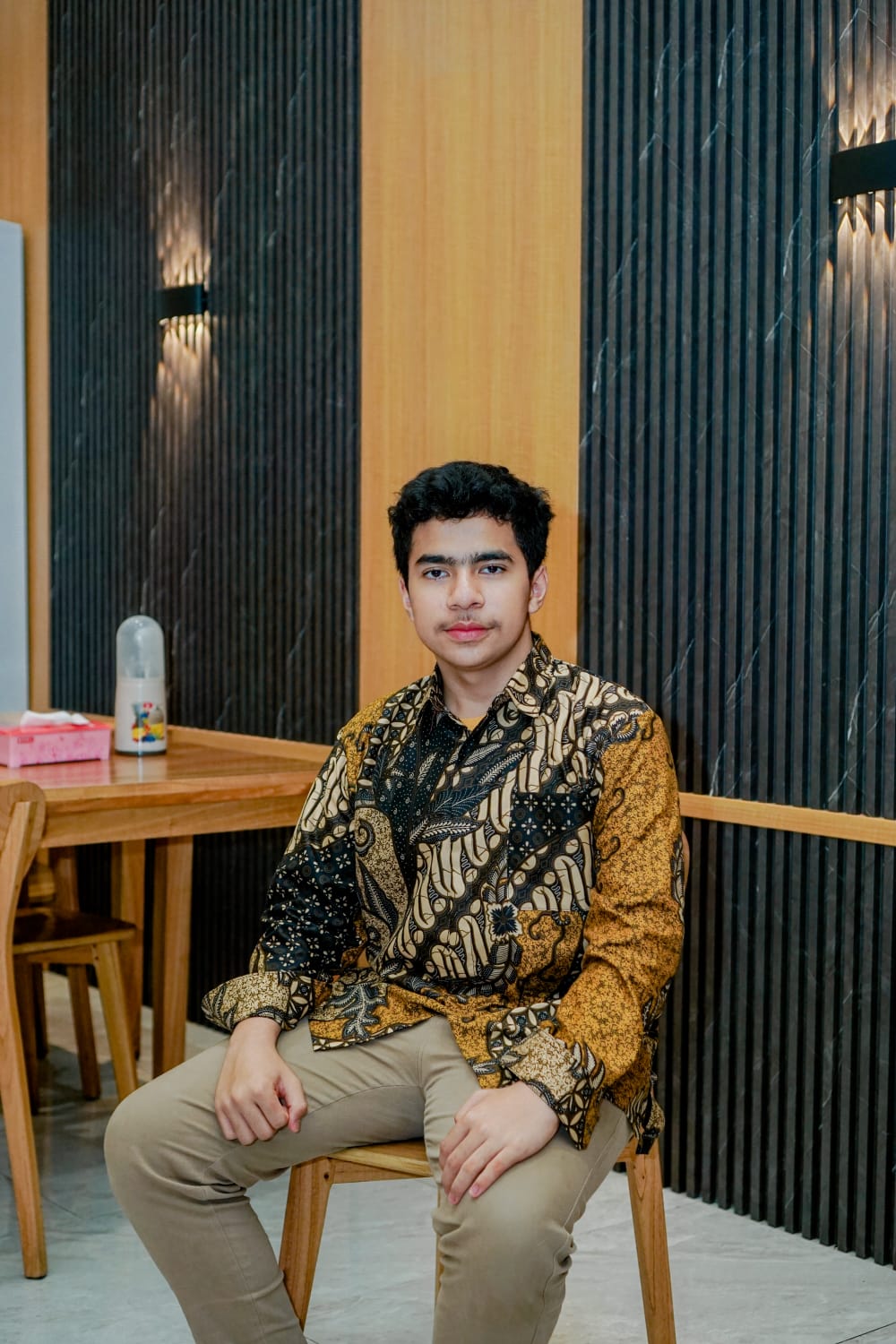 Read more about the article Sepasang Sepatu Usang dan Air Mata Haru