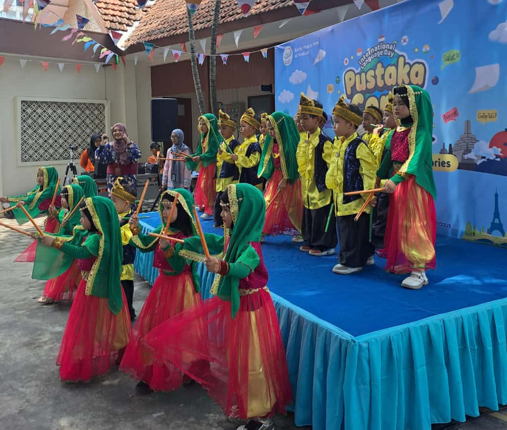 Read more about the article Mahasiswa Pengenalan Lapangan Persekolahan (PLP) UNS Berpartisipasi dalam Persiapan Kegiatan “Pustaka Ceria” TPP Al Firdaus