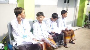 Read more about the article Solopos : 100 Anak Ikuti Sunat Massal Gratis yang Digelar SD Al Firdaus Solo